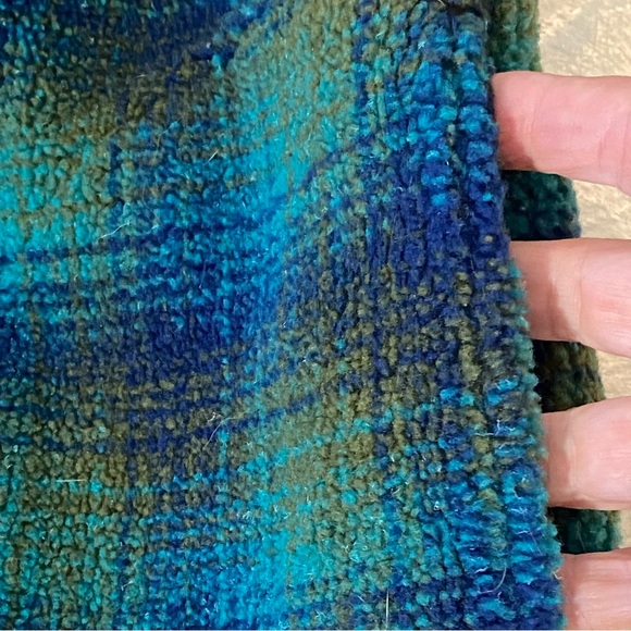 Ladies S Pashi Ladies Plaid Shacket
Button down
Pockets 
Very good condition - Picture 4 of 5